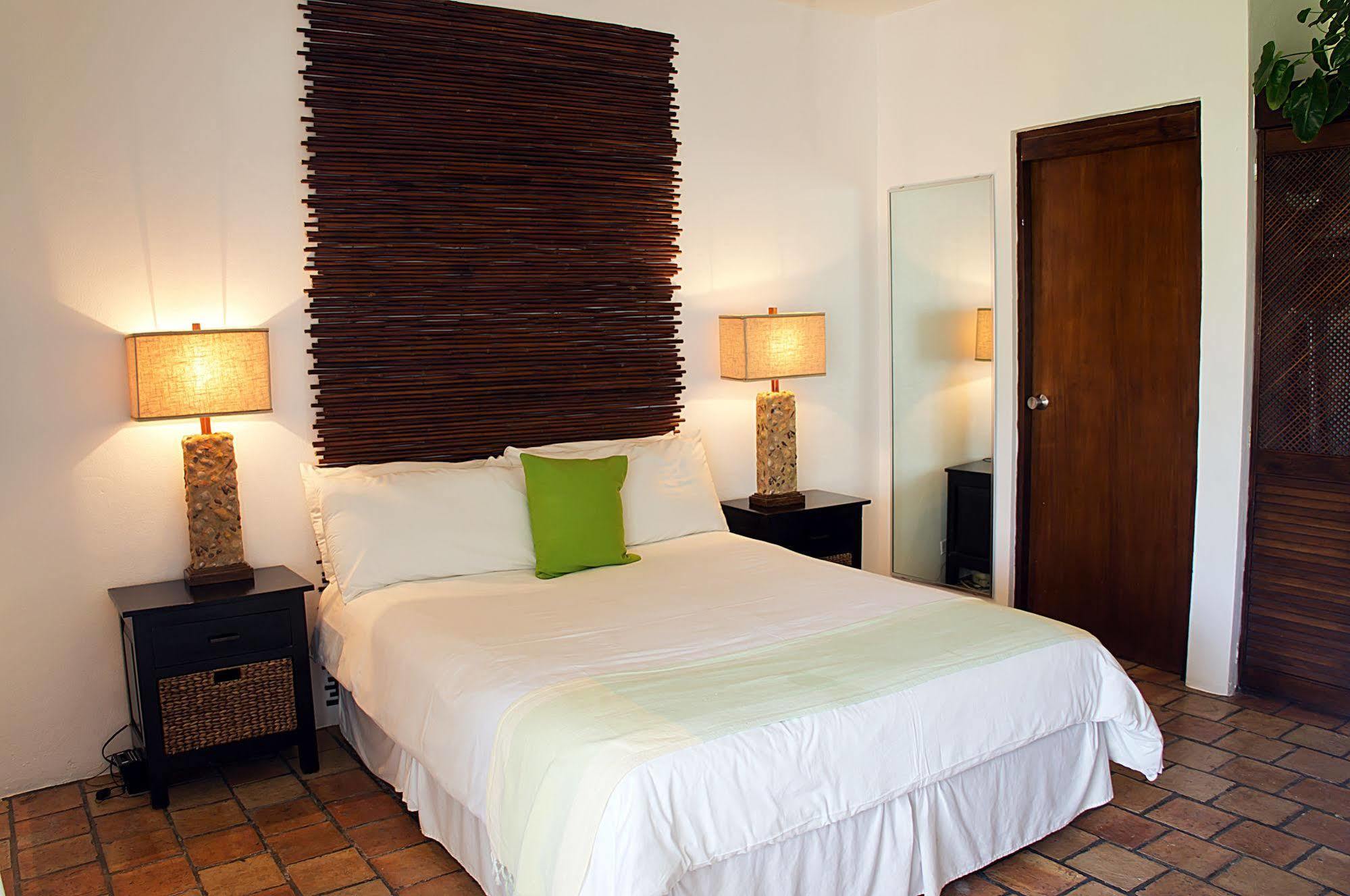 Anacaona Boutique Hotel Meads Bay Екстериор снимка