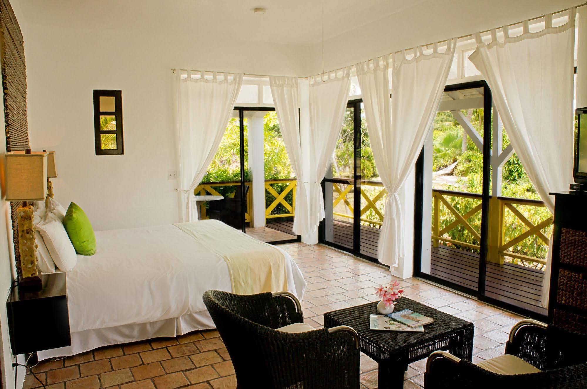 Anacaona Boutique Hotel Meads Bay Екстериор снимка
